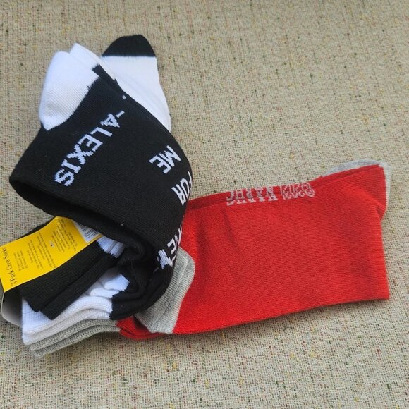 set of 3 Socks Schitts Creek Men Crew Sock Red/Black/White Socks New - Picture 9 of 10